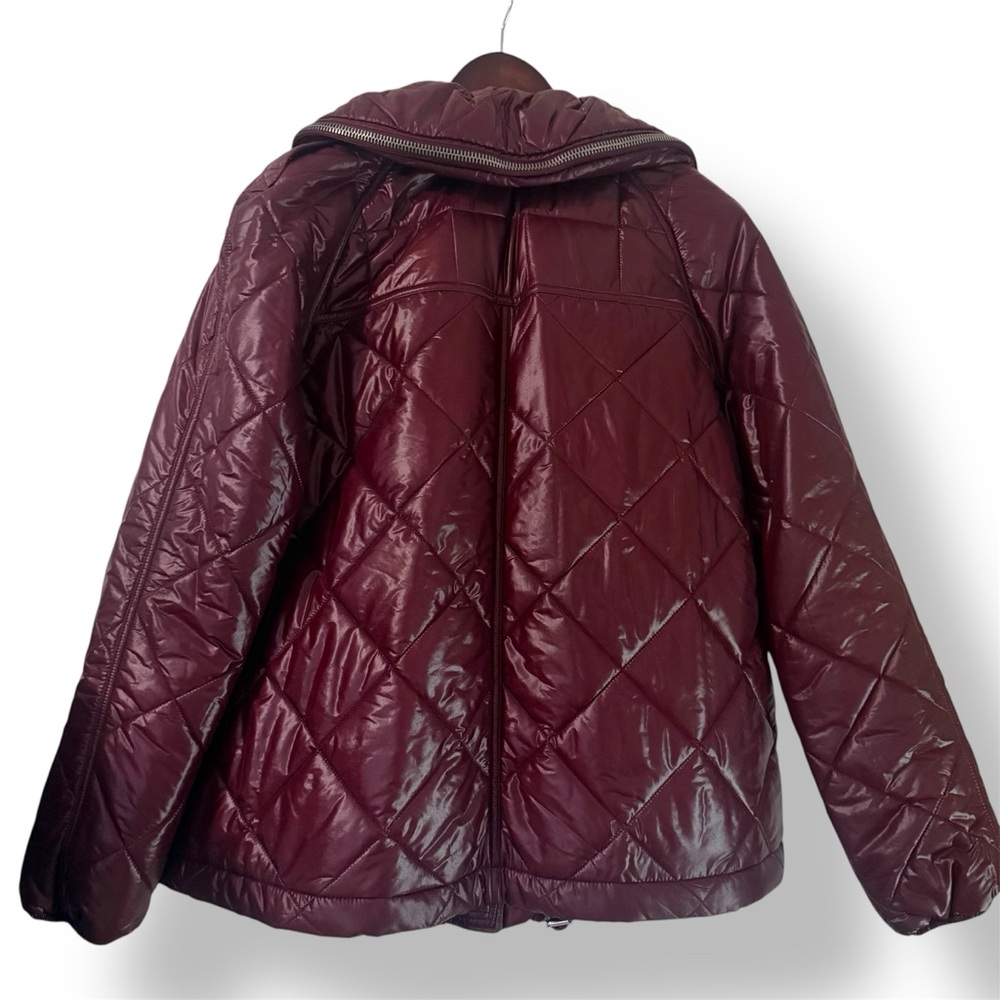 Burberry Quilted Burgundy / Mahogany Red Women's Puffer Jacket with Hood. XL NWT - Picture 4 of 9